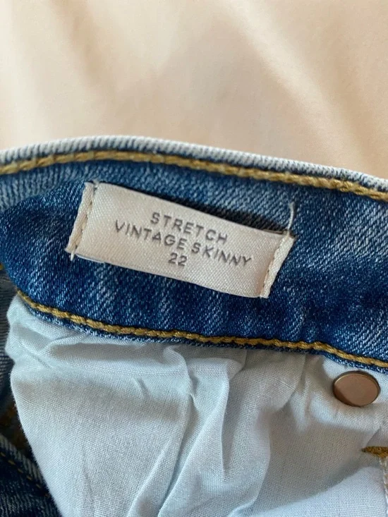 PacSun Light Blue Cropped Straight Jeans with Raw Hem - Picture 8 of 10